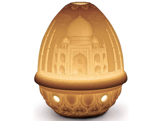 This Lladro Lithophane votive Light is engraved with the magnificent Taj Mahal in all its glory. The exqisite detailing really brings the building to life, especially when lit. This piece is just one of the beautiful lithophanes we offer in our lithophane collection.