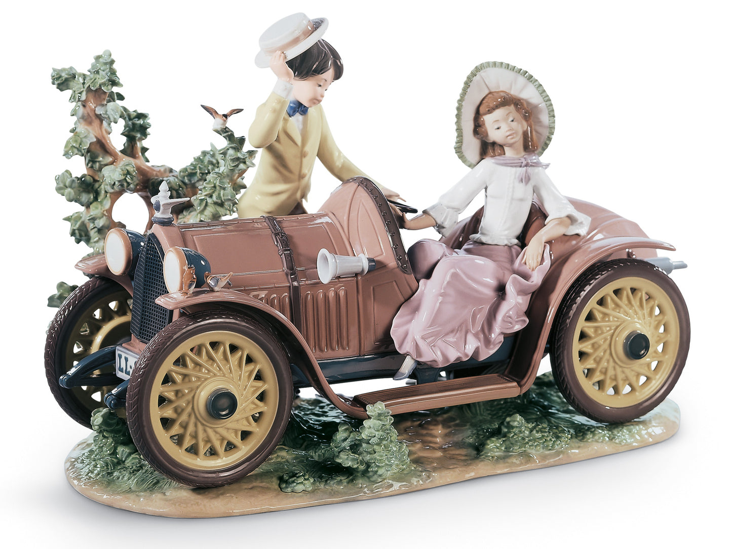 Lladro Young Couple With Car (Limited Edition of 1500)
