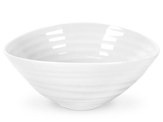 This Sophie Conran Sorbet Dessert Dish is made of a white porcelain and finished with a clear glaze. The piece has been designed with Sophie's staple ripple effect, and is an ideal size for serving up sorbets or trifles.