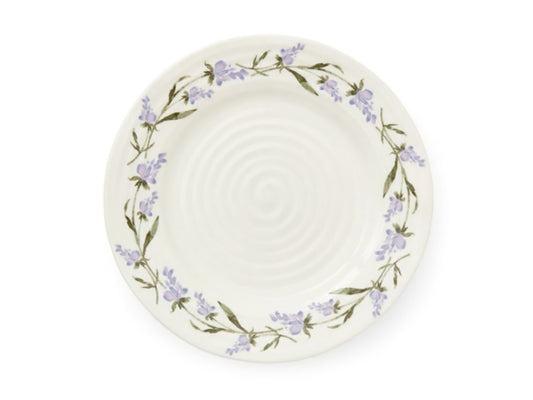 A small side plate by Sophie Conran that has been designed with her classic ripple effect and has a lavender print encircling its outside. This is perfect for serving up fresh starters or dessert, or to use as a buffet plate for your spring picnic.