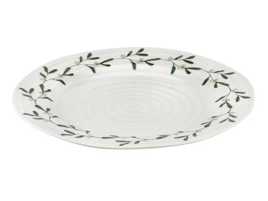 A white porcelain dinner plate that has been textured with Sophie Conran's staple ripple effect and printed with a chain of mistletow around its outer edge. It is perfect for serving up a hearty Christmas dinner and is microwave, oven, dishwasher and freezer safe.