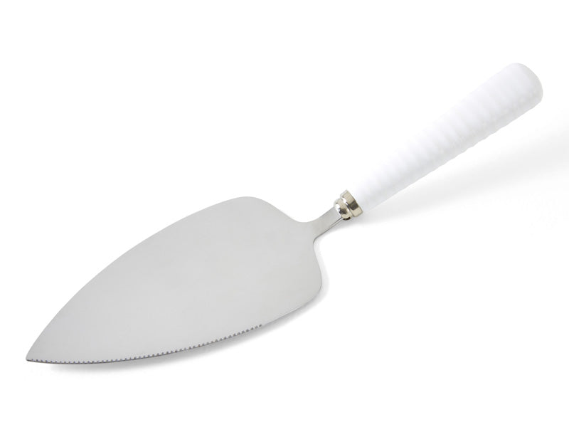 This elegant cake slice is part of Sophie Conran's white range, with a rippled porcelain handle & stainless steel slicer