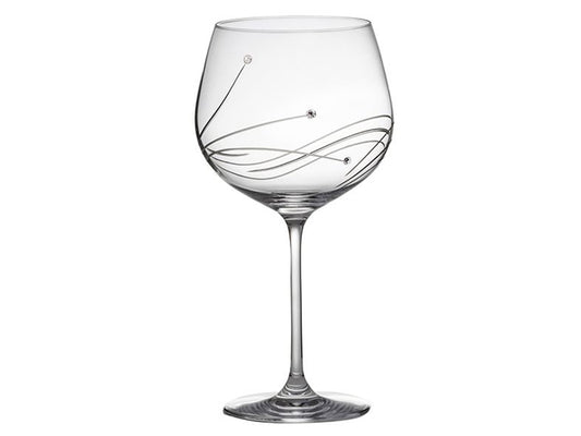Royal Scot Crystal Gin Copa Glass Single is perfect for any gin lovers, being crafted from a hand-cut crystal in Britain and engraved with three swirls that sweep around the underside of the glass and are each tipped with a Swarovski crystal, all resting on a thin stem.