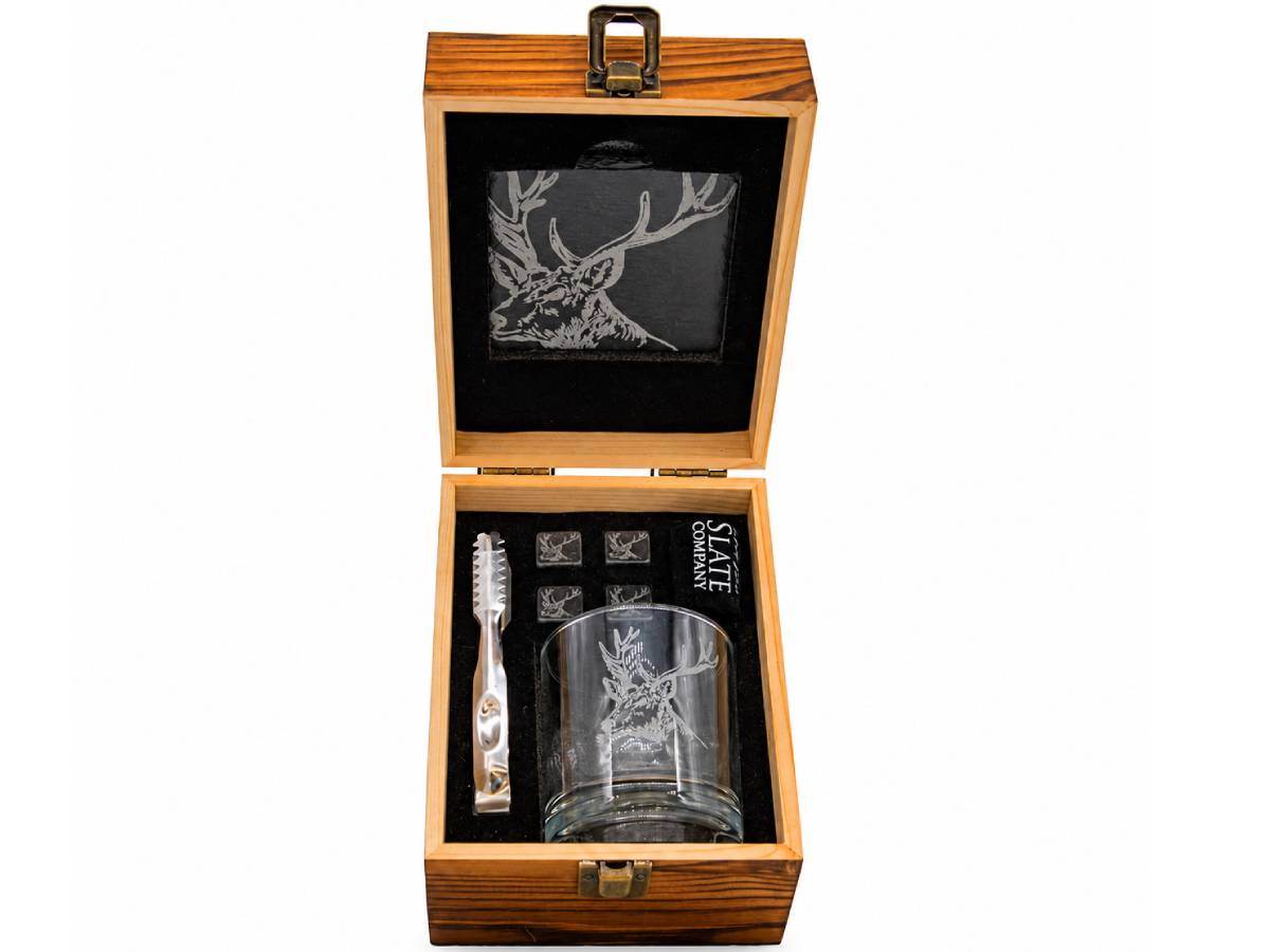 Selbrae House Stag Drinks Set
