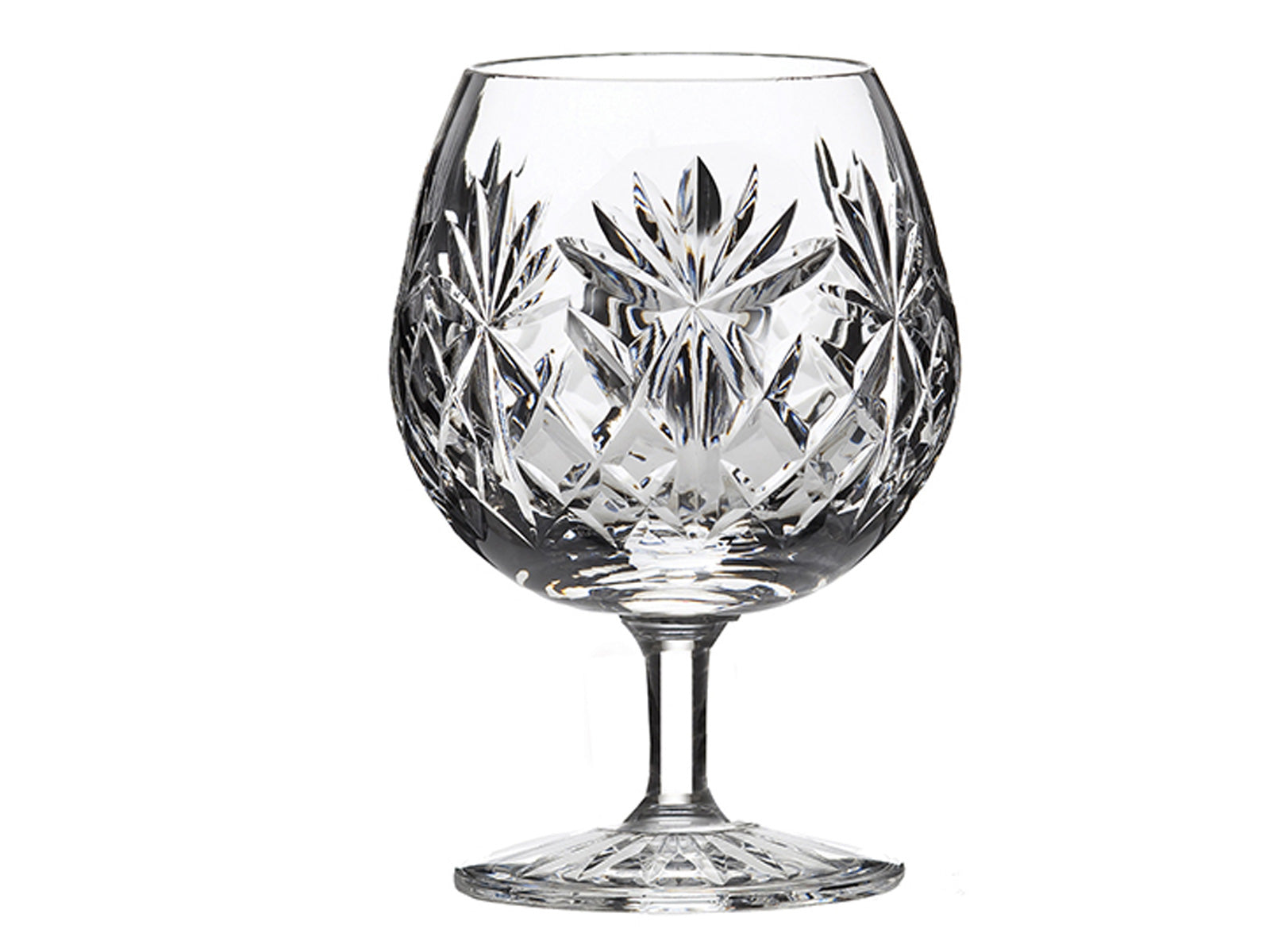A short stemmed crystal glass with a kintyre cut around the bowl, which has a bed of diamonds at the base and a seven-pointed fan reaching towards the smooth edge.