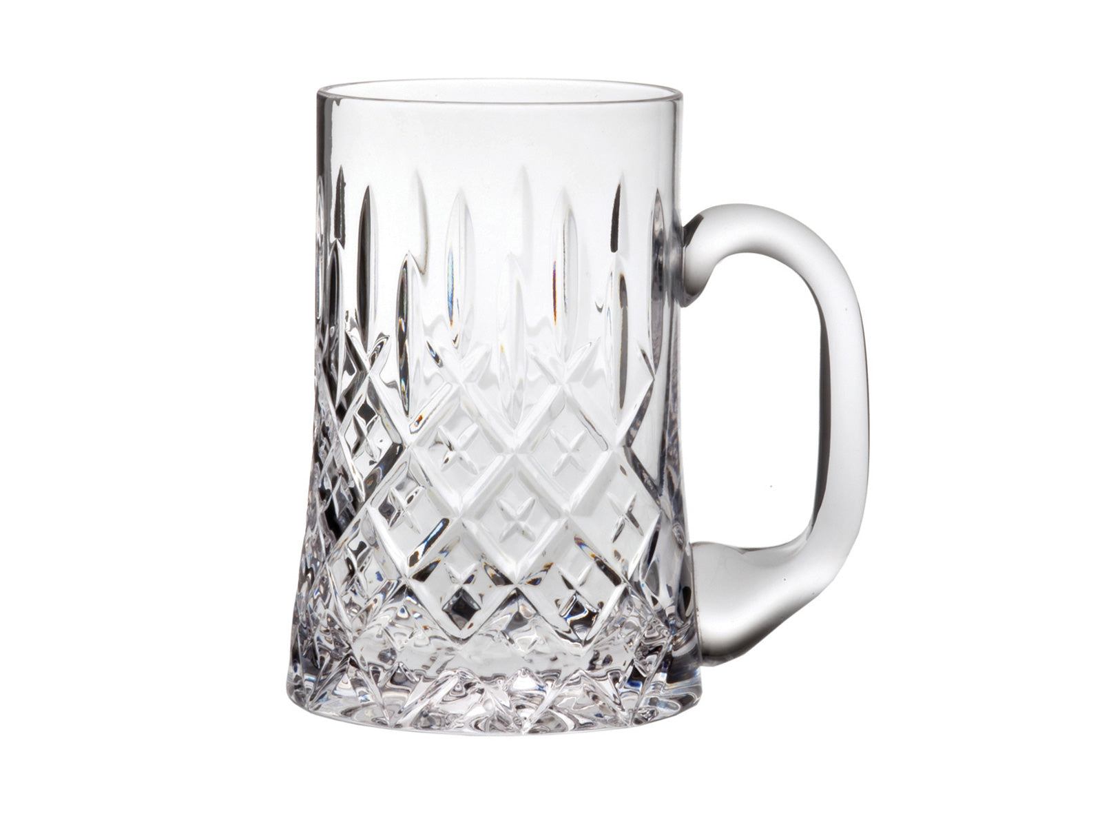 This Royal Scot Crystal London Tankard - Large has been hand-cut with the classic London design all around its body. This would be the perfect pint glass to serve up all your favourite ales, and has been crafted of the finest crystal to give it an elegant touch.